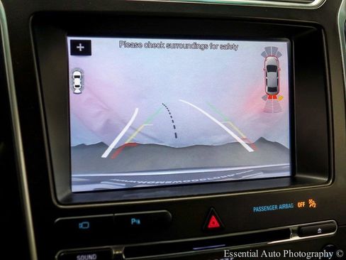 Used 2018 Ford Explorer Limited image 18