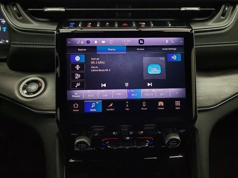 Used 2022 Jeep Grand Cherokee Overland w/ Luxury Tech Group IV image 25