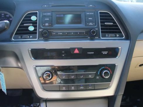 Used 2015 Hyundai Sonata SE FWD image 13