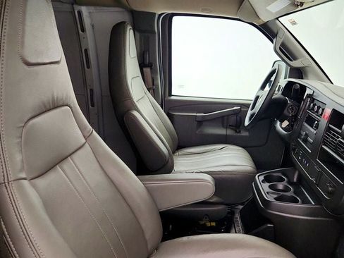 Used 2024 Chevrolet Express 3500 Extended RWD image 22