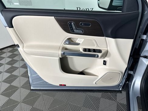 New 2026 Mercedes-Benz GLB 250 image 10