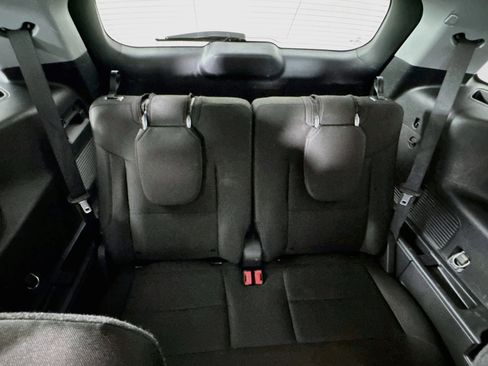 Used 2023 Ford Explorer XLT AWD/4WD image 27