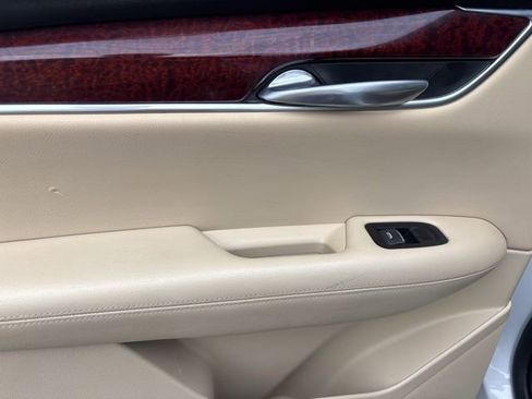 Used 2019 Cadillac XT5 Luxury image 31