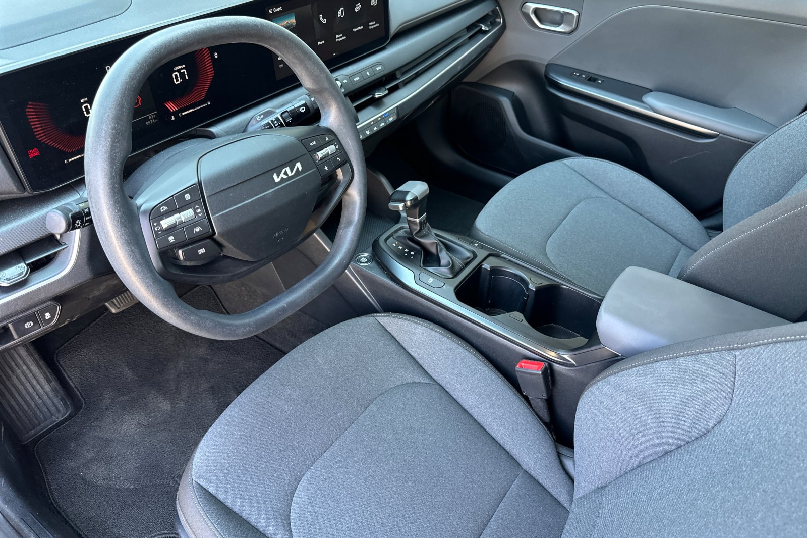 Used 2025 Kia K4 FWD image 11