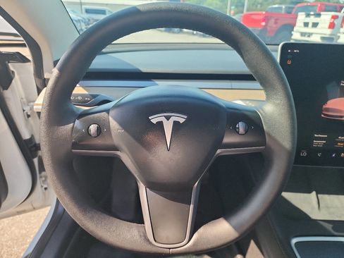 Used 2023 Tesla Model 3 Standard Range RWD image 12