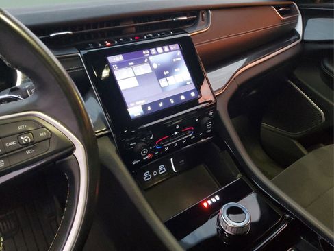 Certified 2022 Jeep Grand Cherokee L Altitude image 26