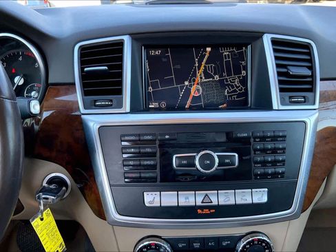 Used 2013 Mercedes-Benz ML 350 BlueTEC 4MATIC image 6