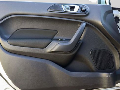 Used 2016 Ford Fiesta SE image 13