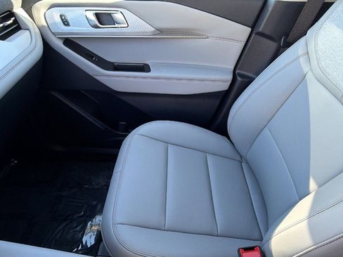 New 2026 Ford Explorer Active w/ Active Comfort Package image 12