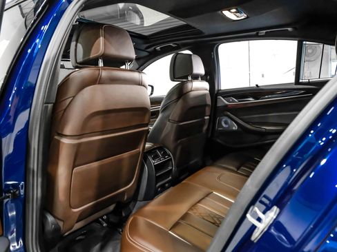 Used 2019 BMW M550i xDrive image 45