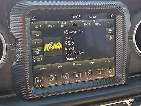 Used 2022 Jeep Wrangler Unlimited Sahara w/ Cold Weather Group image 23