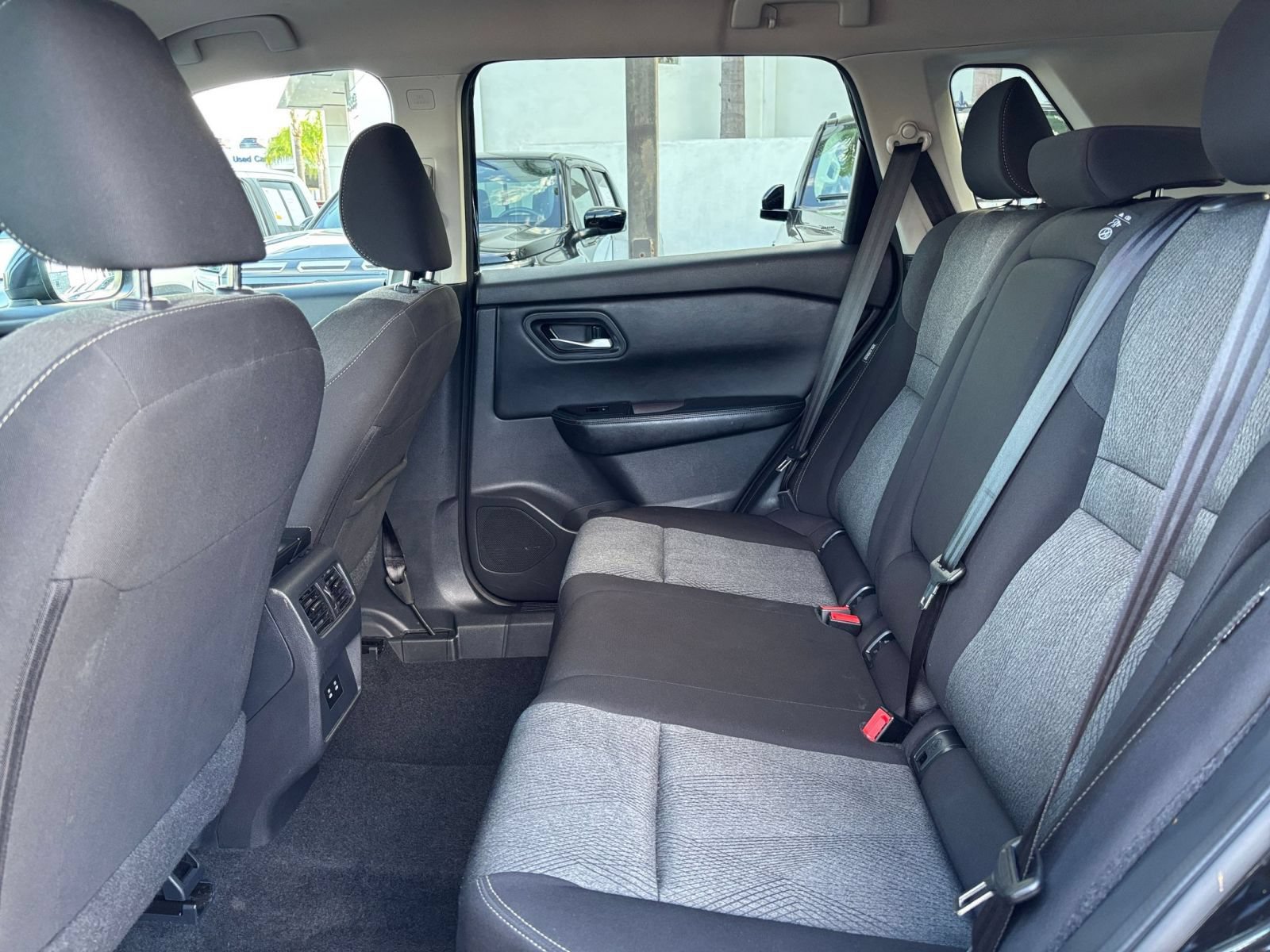 Used 2025 Nissan Rogue SV AWD/4WD image 27