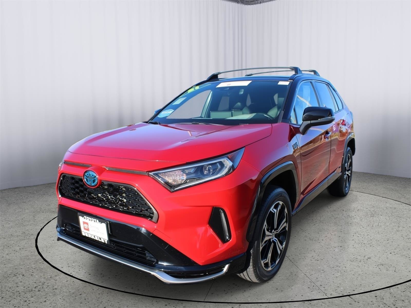 Certified 2021 Toyota RAV4 XSE w/ Weather Package AWD/4WD image 4