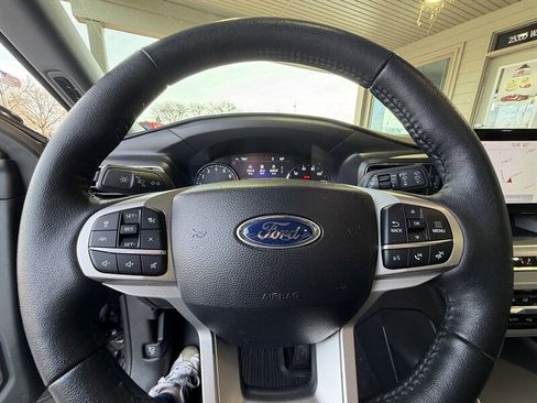 Used 2024 Ford Explorer XLT w/ Equipment Group 202A image 26