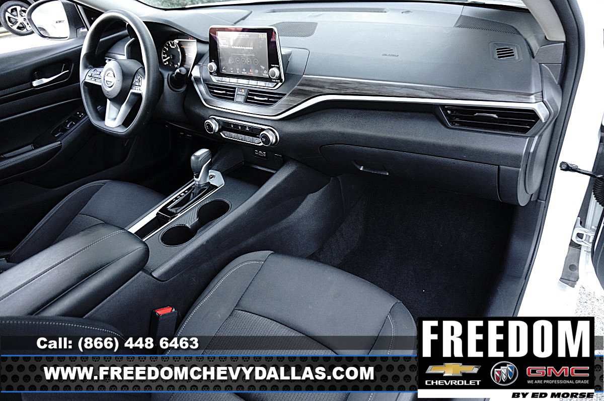 Used 2025 Nissan Altima 2.5 SV FWD image 8