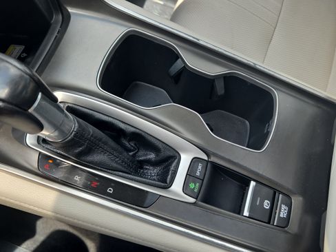 Used 2018 Honda Accord Touring image 33