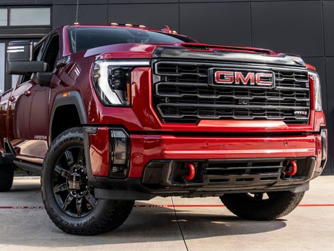 Used 2024 GMC Sierra 2500 AT4 w/ AT4 Premium Plus Package AWD/4WD image 5