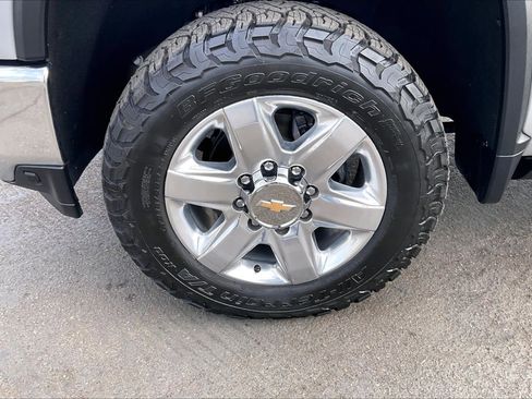 Used 2022 Chevrolet Silverado 2500 LTZ image 9