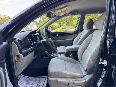 Used 2012 Kia Sorento LX w/ V6 Convenience Pkg AWD/4WD image 9