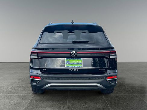 Used 2025 Volkswagen Taos SE AWD/4WD image 6