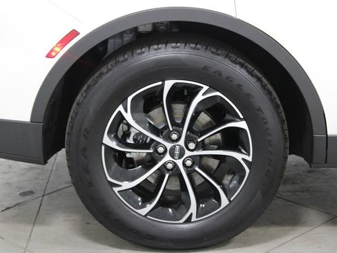 New 2026 Lincoln Nautilus Premier image 12