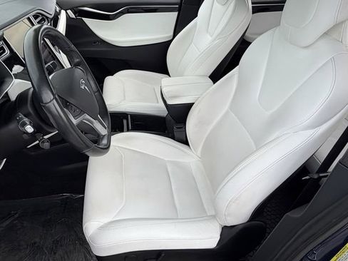 Used 2018 Tesla Model X 75D image 6