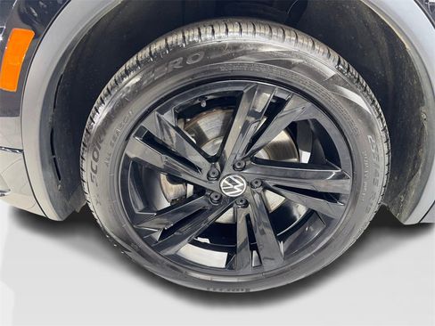 Used 2024 Volkswagen Tiguan SE R-Line image 79