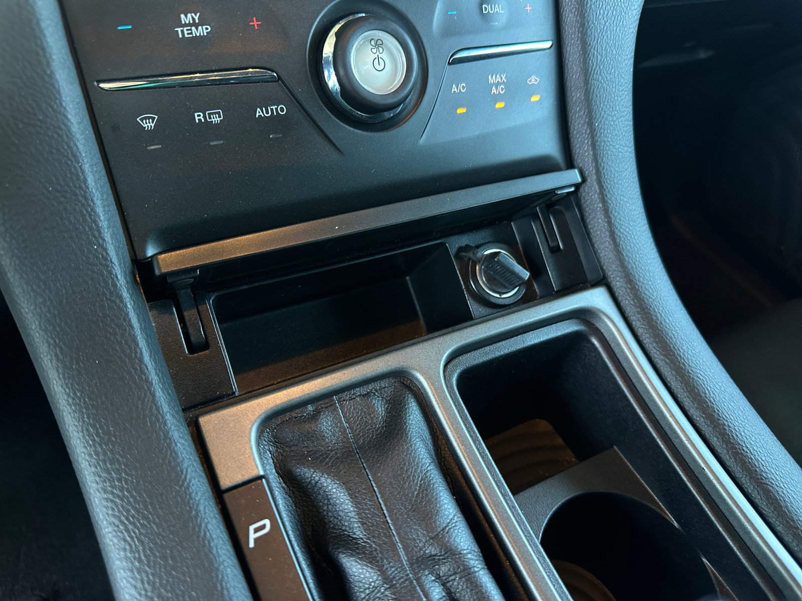 Used 2018 Ford Taurus SEL w/ Equipment Group 201A FWD image 29