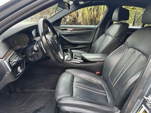 Used 2020 BMW 530i w/ Convenience Package RWD image 16