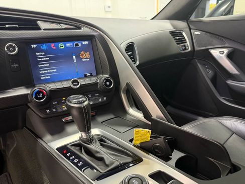 Used 2016 Chevrolet Corvette Z06 w/ 3LZ Preferred Equipment Group image 38