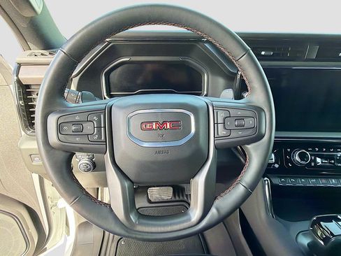 Used 2024 GMC Sierra 1500 AT4 w/ Technology Package AWD/4WD image 11