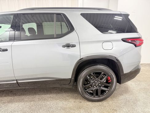 Used 2023 Chevrolet Traverse Premier w/ Redline Edition image 5