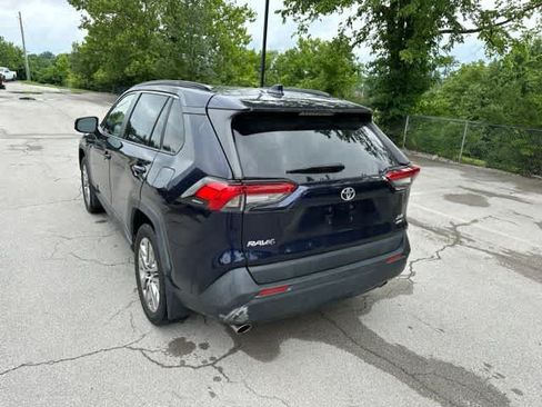 Used 2019 Toyota RAV4 XLE Premium w/ Cold Weather Package AWD/4WD image 21
