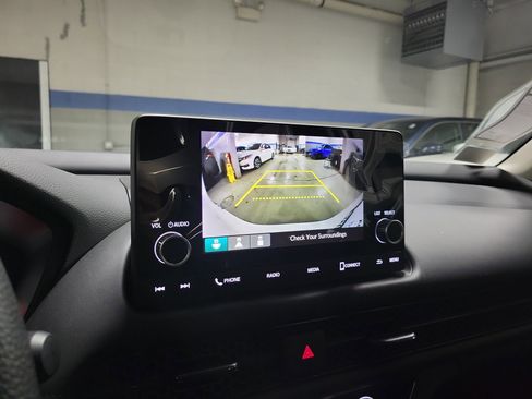 Certified 2025 Honda HR-V LX image 27