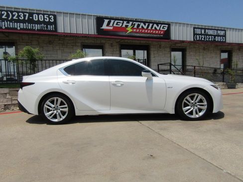 Used 2021 Lexus IS 300 w/ Comfort Package RWD image 5