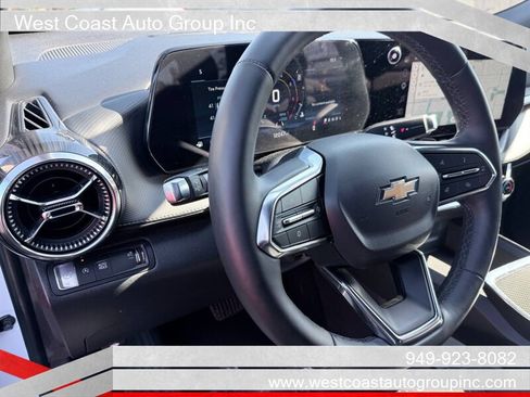 Used 2026 Chevrolet Equinox LT FWD image 5