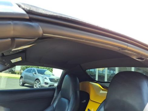 Used 2005 Chevrolet Corvette Convertible w/ Preferred Equipment Group RWD image 16