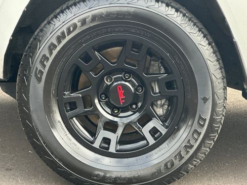 Used 2023 Toyota 4Runner TRD Off-Road Premium image 33