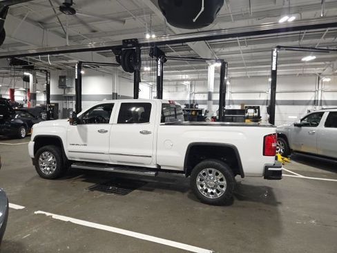 Used 2016 GMC Sierra 2500 Denali w/ Duramax Plus Package AWD/4WD image 8