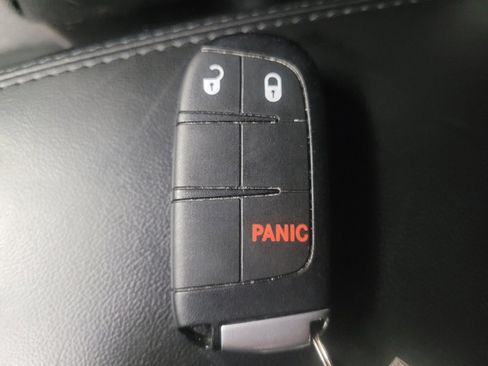 Used 2018 Jeep Grand Cherokee Laredo image 32