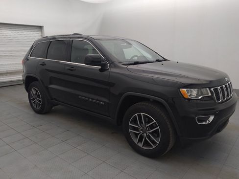 Used 2019 Jeep Grand Cherokee Laredo w/ 18" Wheel & 8.4" Radio Group image 11