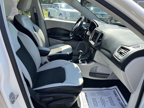 Used 2018 Jeep Compass Latitude w/ Popular Equipment Group AWD/4WD image 35