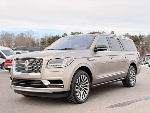 Used 2019 Lincoln Navigator L Reserve image 12