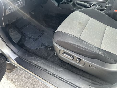 Used 2023 Toyota Tacoma TRD Off-Road image 13