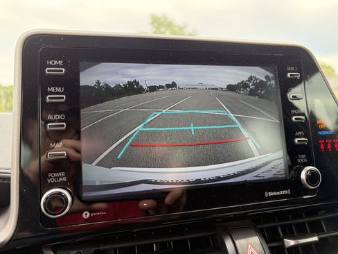Used 2020 Toyota C-HR LE FWD image 18