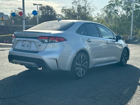 Used 2020 Toyota Corolla SE w/ Carpet Mat Package (TMS) FWD image 3