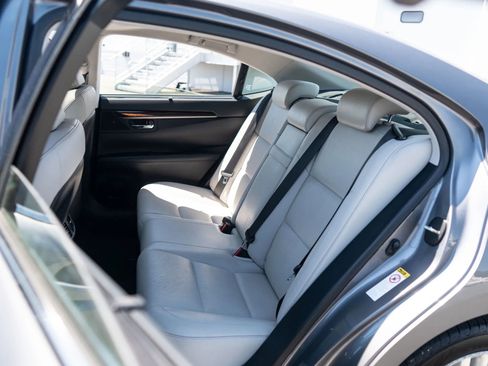 Used 2013 Lexus ES 350 FWD image 24