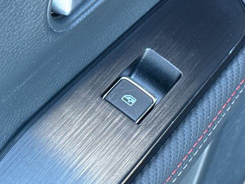 Used 2025 Nissan Kicks SR AWD/4WD image 30