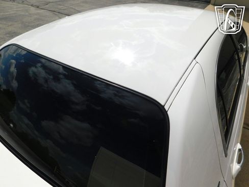 Used 2003 Lincoln Town Car Executive image 27