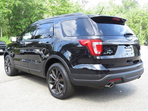 Used 2019 Ford Explorer XLT w/ Equipment Group 202A AWD/4WD image 7